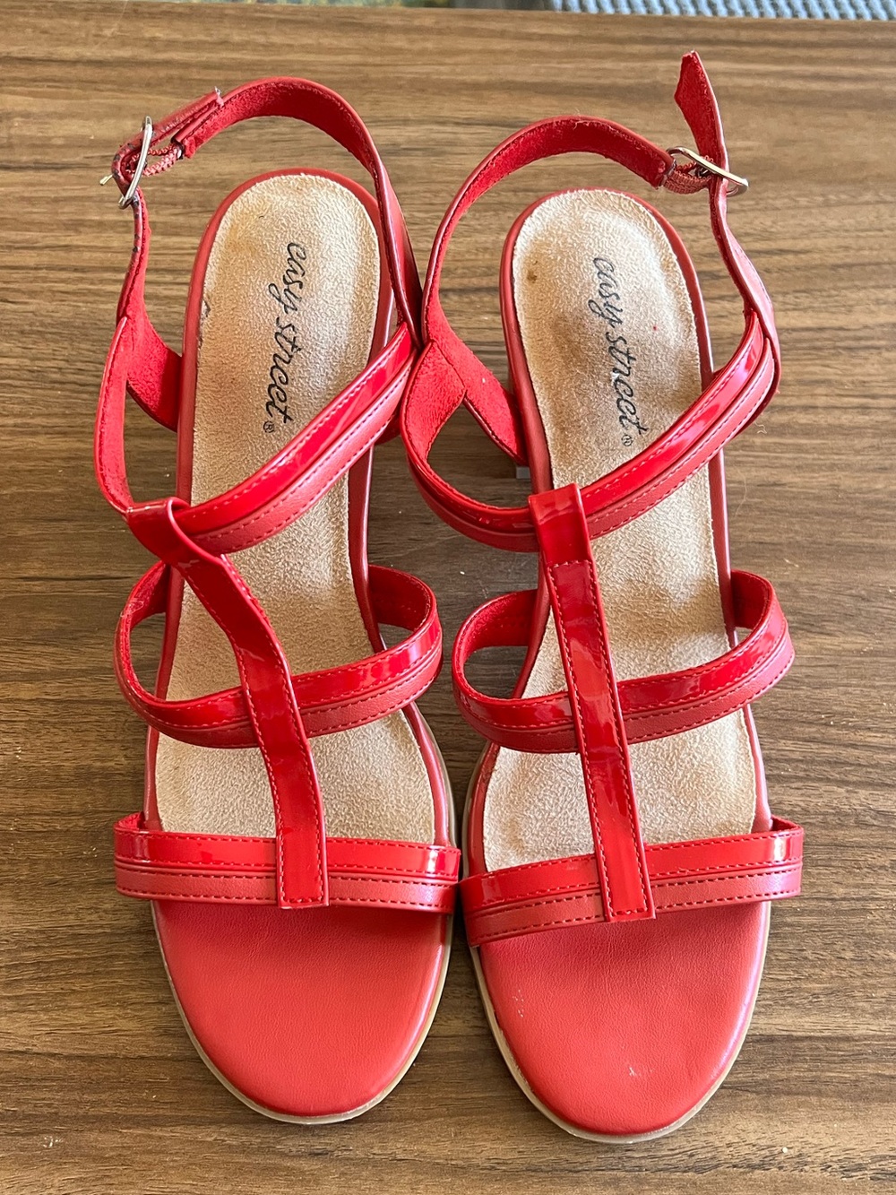 NWOT Easy Spirit Red Block Heel Sandal T-Strap (8.5M)